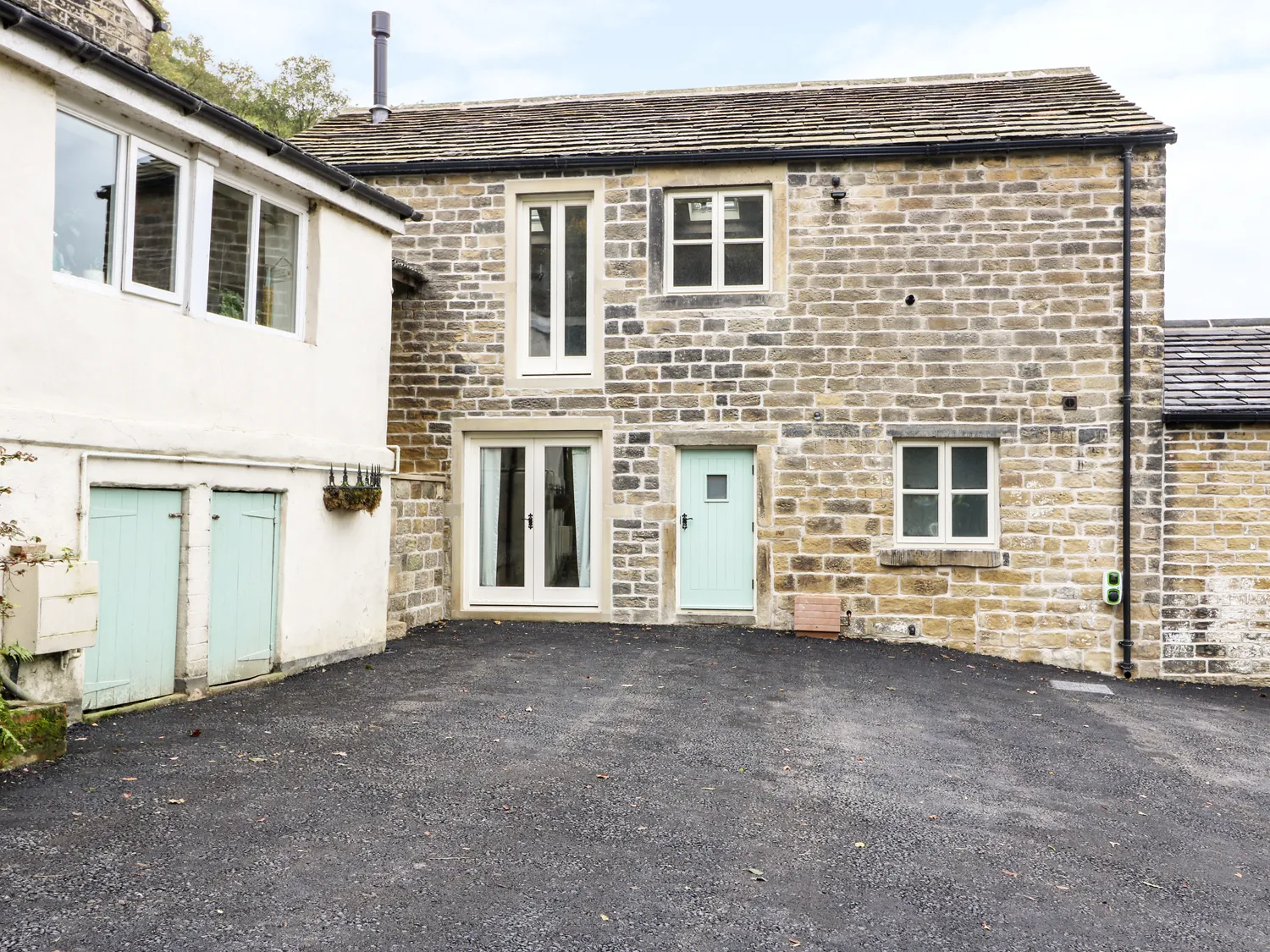 West Yorkshire Holiday Let Owners Celebrated in National Awards Programme